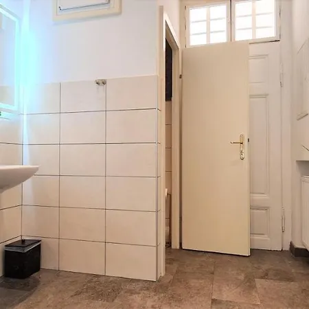 Wiener Buddha Style Flat With Inner Garden- Marzstrasse Vienna