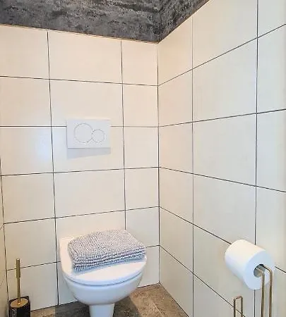 Wiener Buddha Style Flat With Inner Garden- Marzstrasse
