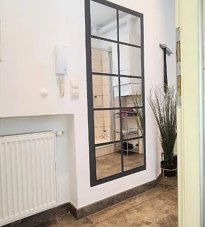 Wiener Buddha Style Flat With Inner Garden- Marzstrasse فيينا