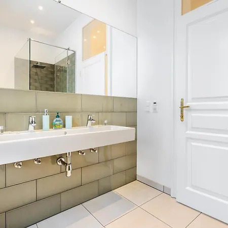 Apartment Modernes Im Charmanten Viertel