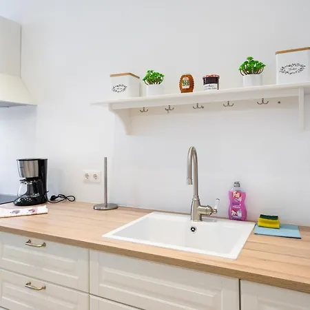 Apartment Modernes Im Charmanten Viertel
