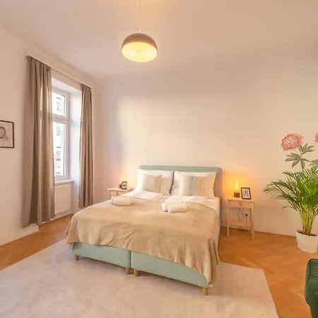 Beautiful 1 Bedroom Near Schönbrunn Palace