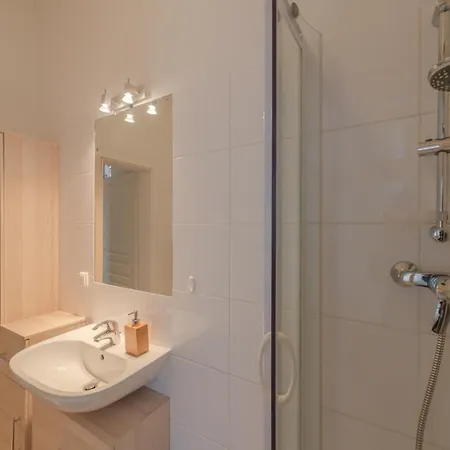 Beautiful 1 Bedroom Near Schönbrunn Palace Viena
