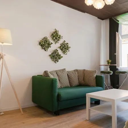 Perfectly Situated 2br Shared Apt- Ideal For Longstays