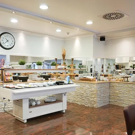 Kaffeemühle Hotel Viena