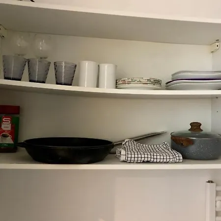 Simple Apt - 8 Bed Is Having No Kitchen Viena