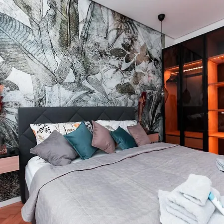 Petit Luxe Apartment *