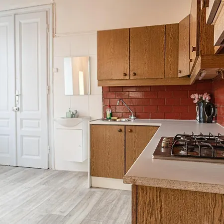 Perfectly Situated 2br Shared Apt- Ideal For Longstays