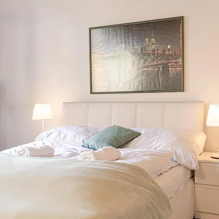 Perfectly Situated 2br Shared Apt- Ideal For Longstays * Vienna