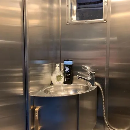 Simple Apt - 8 Bed Is Having No Kitchen Apartment Vienna