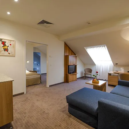 Hilight Suite Hotel Hotel