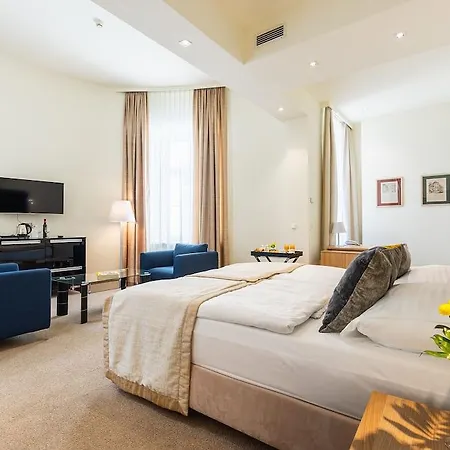 Hilight Suite Hotel