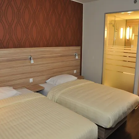 Leonardo Hauptbahnhof Szálloda 4*