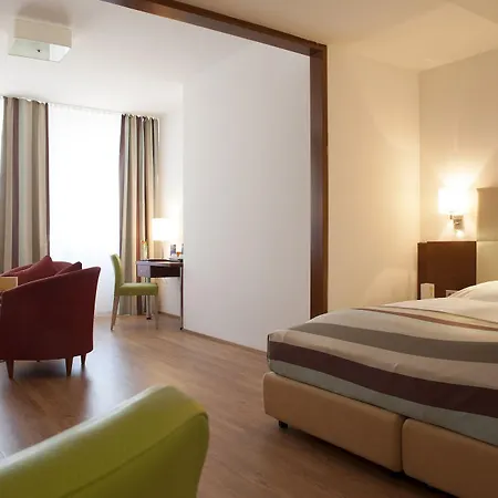 Arte Stadthalle Hotel 4*
