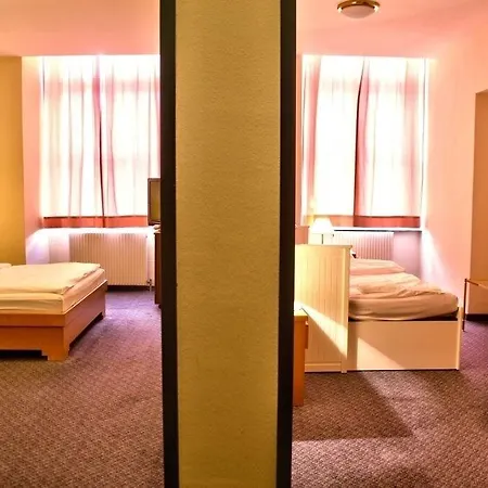 Hotel Very Apartments, 5 Min To Center, No Reception