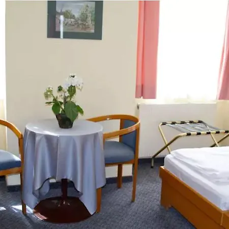 Hotel Very Apartments, 5 Min To Center, No Reception 3*