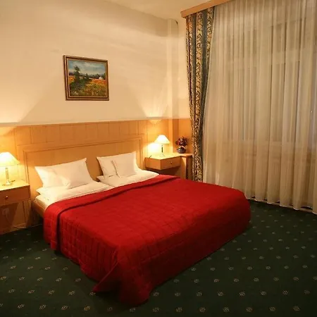 Corvinus - Newly Renovated Hotel 4*