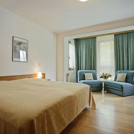 Am Spiegeln Dialog.hotel.wien