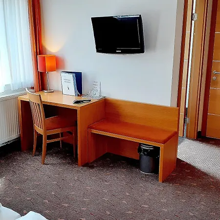 Fabrik 3*