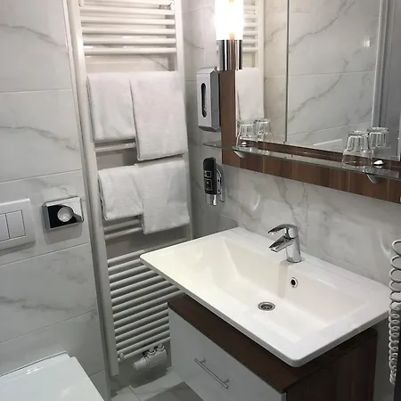 Koenig Hotel 3*