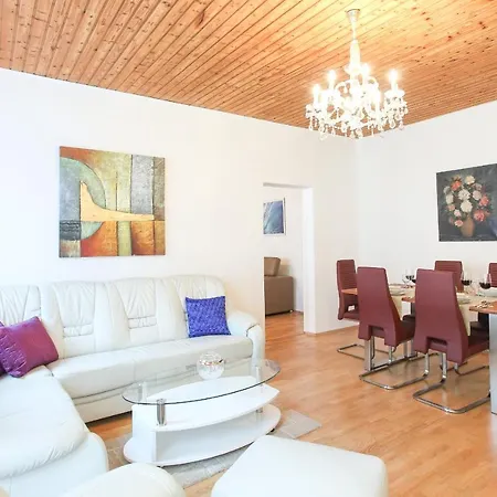 Mozart Apartment Vienna