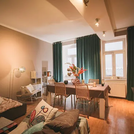Charming Apartment: Only 10 Minutes To The Center Apartment Vienna
