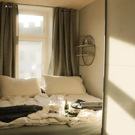 Charming Apartment: Only 10 Minutes To The Center