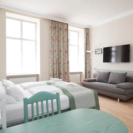 Vienna Studio Apartments *
