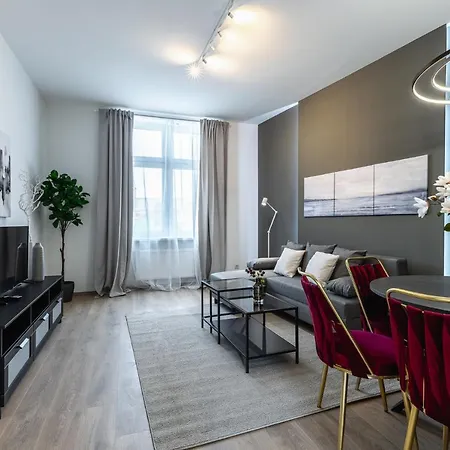 Newley Renovated Next To Hannovermarkt