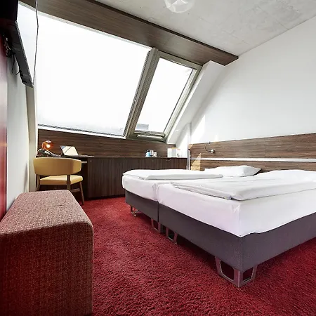 Simm's Hotel