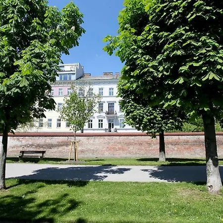 Casa Nostra - Moderne Lichtdurchflutete Am Augarten