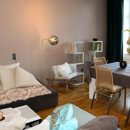Charming Apartment: Only 10 Minutes To The Center * Vienna