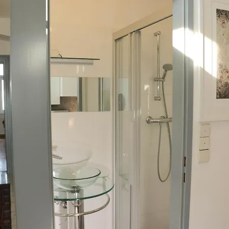 Apartment Charming Apartment: Only 10 Minutes To The Center Vienna