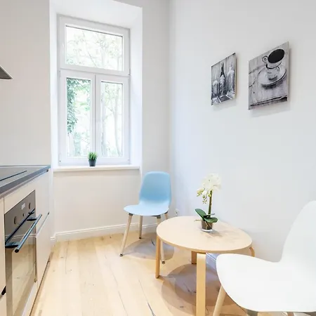 Cottageviertel - Stilvolles In Parknahe Apartment *