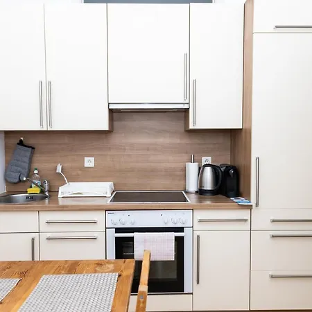 Apartamento Moonlight With Porch Near Schoenbrunn And Westbahnhof Viena
