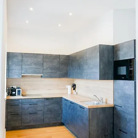Nadland B61 * Wien