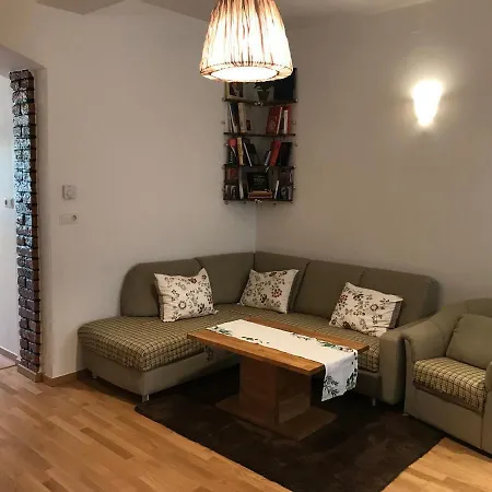 Near Schoenbrunn And Downtown Apartment Vienna