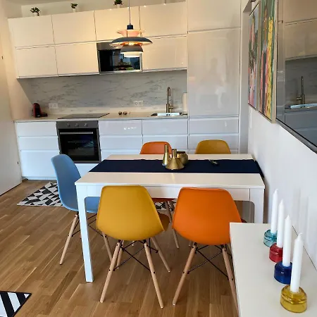 Apartment Brand New Cozy 10 Min To Center *