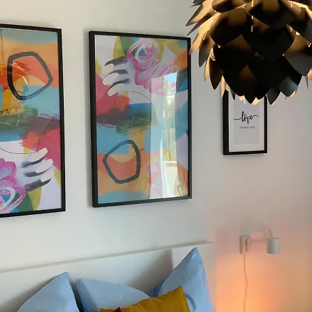 Brand New Cozy 10 Min To Center