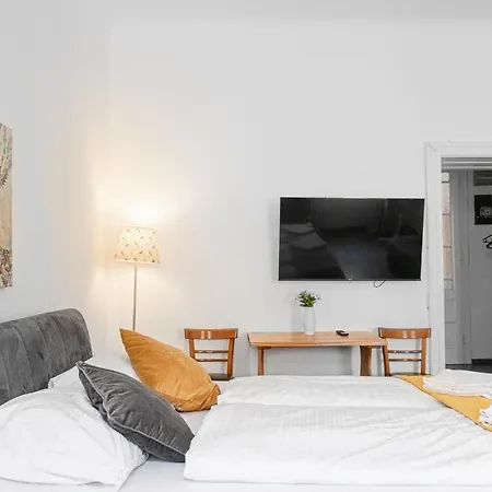 Apartment Vivid King Bed - 12 Minutes From Center