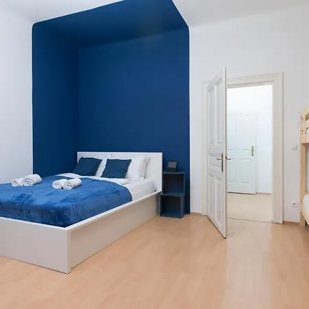 Spacious 2 Bedrooms In 4th District Near Karlskirche Apartment Vienna