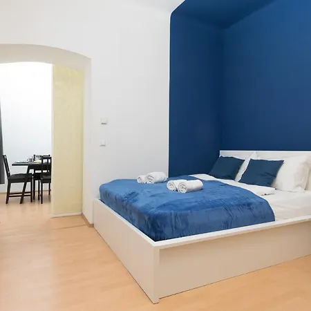 Spacious 2 Bedrooms In 4th District Near Karlskirche Apartment Vienna