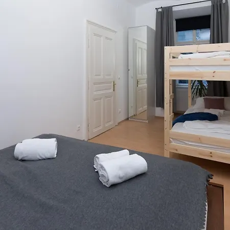 Spacious 2 Bedrooms In 4th District Near Karlskirche Apartment Vienna