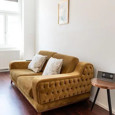 Comfortable 1100 With Contactless Check-in Apartment *