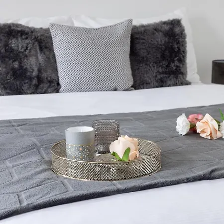 Yeshello Station Apartment *