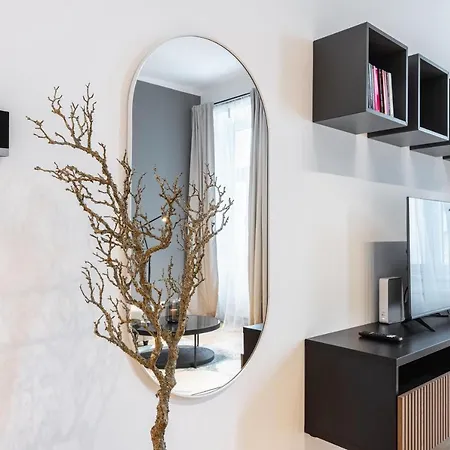 Trendy With - Smart Tv, Coffee Machine In Meidling Apartment