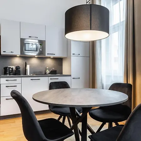Trendy With - Smart Tv, Coffee Machine In Meidling Apartment