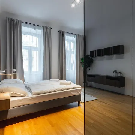 Trendy With - Smart Tv, Coffee Machine In Meidling Apartment