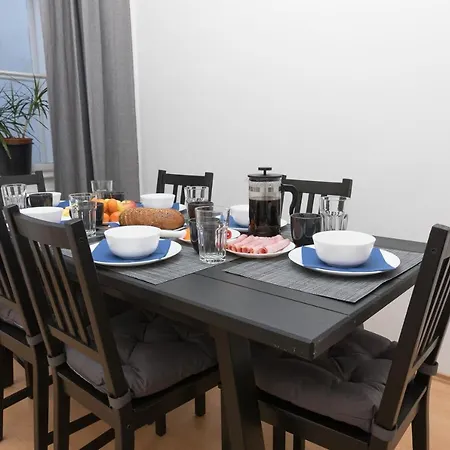 Spacious 2 Bedrooms In 4th District Near Karlskirche Vienna