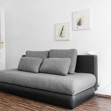 Vivid King Bed - 12 Minutes From Center Apartment *